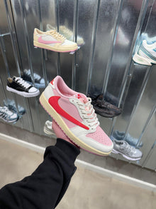 TROPICAL PINK TRAVIS SCOTT